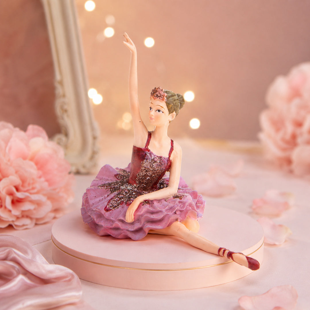 Pezzi 3 • Ballerina seduta • H 8,5 cm