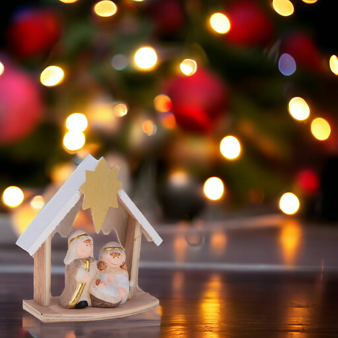 4 Pezzi • Nativita' con Gift Box • 20 cm