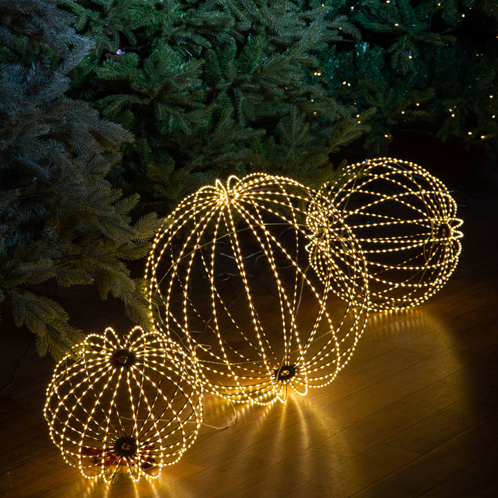 Sfera raggi con 700 led est • H 40 cm