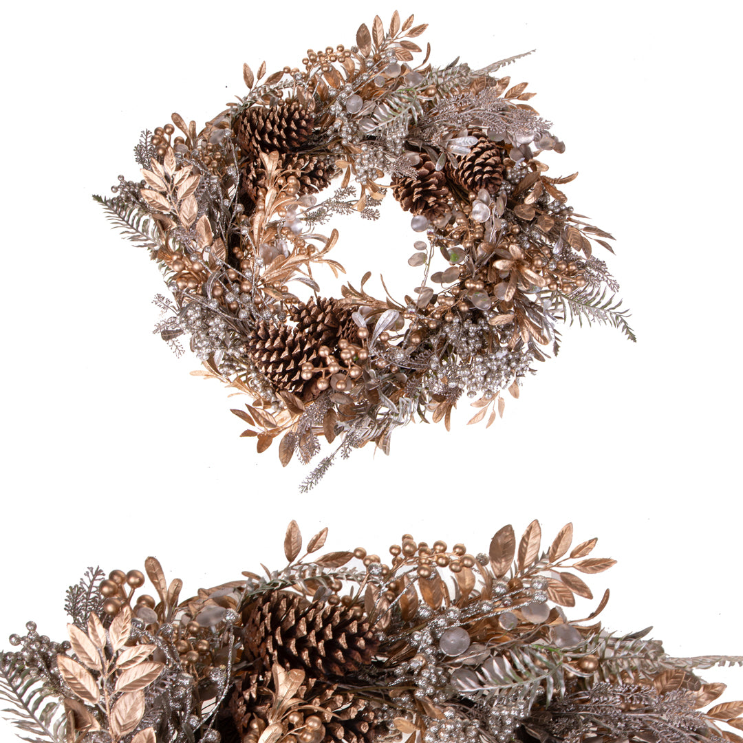 Corona con Bacche e Pino • 75 cm