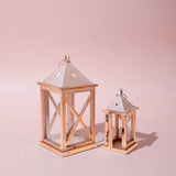 Set e due lanterne in legno • 42 cm