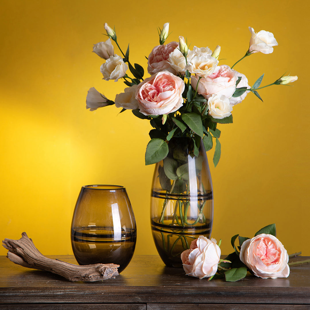Vaso decorato con linee • 23 cm