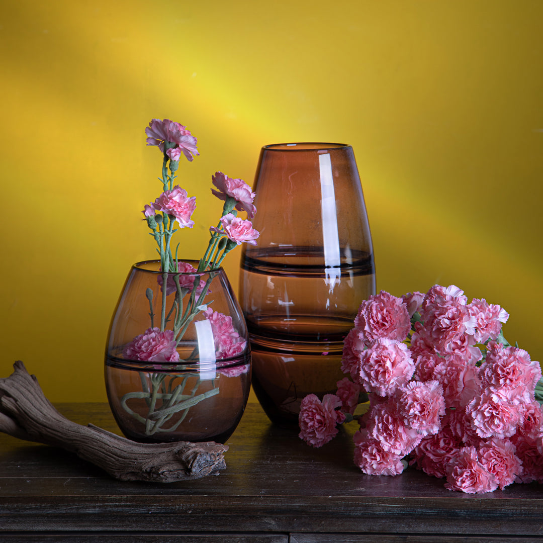 Vaso decorato con linee • 23 cm