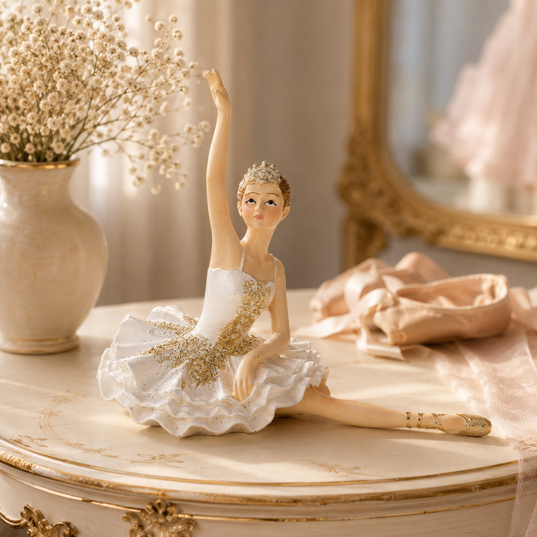 Pezzi 3 • Ballerina seduta • H 8,5 cm