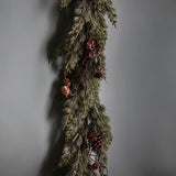 Ghirlanda con cipresso e pigne 120 tips • H 25 cm
